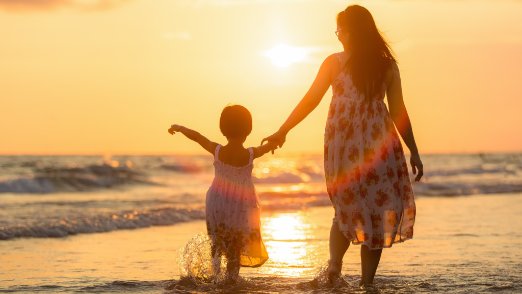 Mama mit Tochter zeitlich Freiheit, finanzielle Flexibilität, Mamaleben